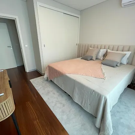 Next Corner Plaza * Фуншал