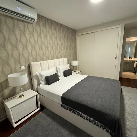 Next Corner Plaza Апартаменты Фуншал