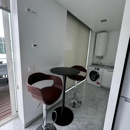 Next Corner Plaza * フンシャル