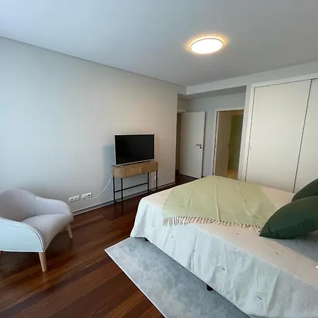 Next Corner Plaza * Funchal (Madeira)