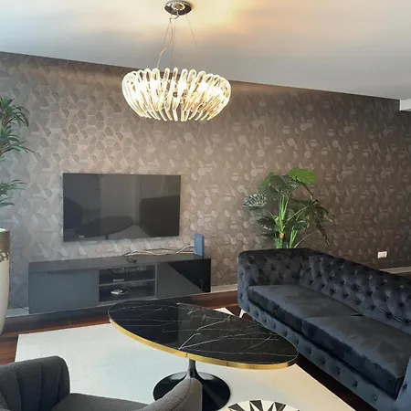 Next Corner Plaza Apartament