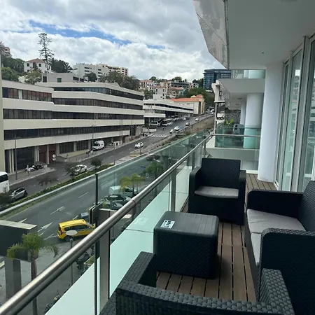 Next Corner Plaza Apartamento