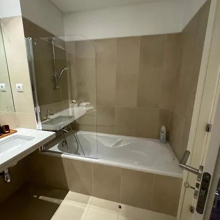 Next Corner Plaza * Funchal (Madeira)