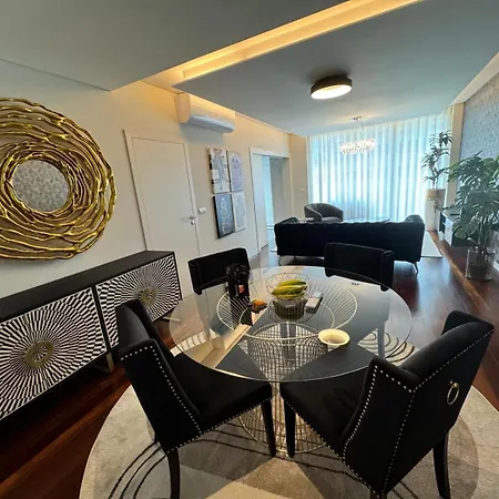 Next Corner Plaza Apartamento