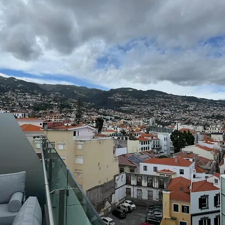 Next Corner Plaza * Funchal (Madeira)