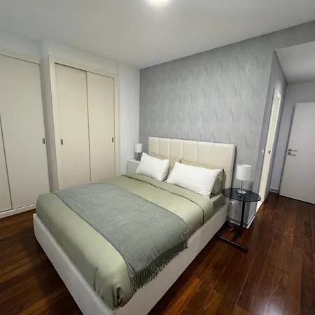 Apartment Next Corner Plaza *