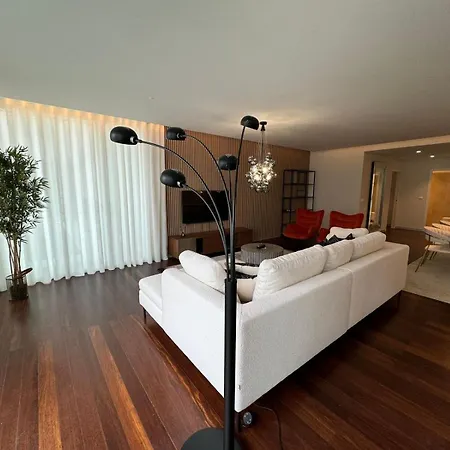 Apartment Next Corner Plaza