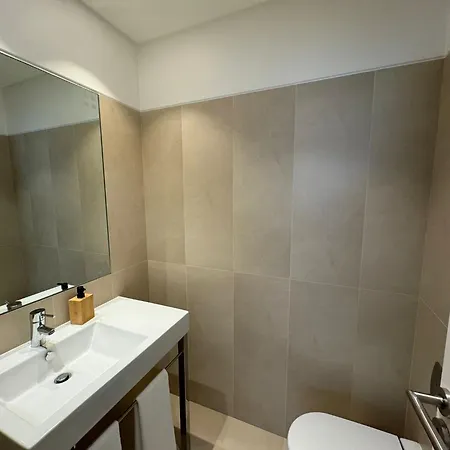 Apartment Next Corner Plaza *