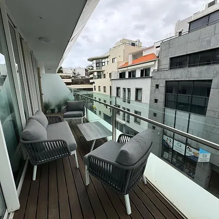 Next Corner Plaza Apartament Funchal (Madeira)