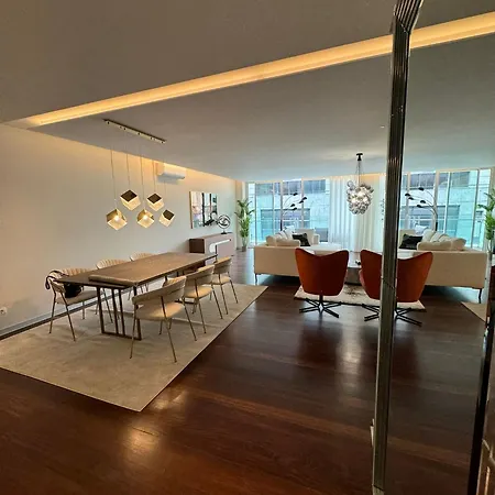 Apartment Next Corner Plaza