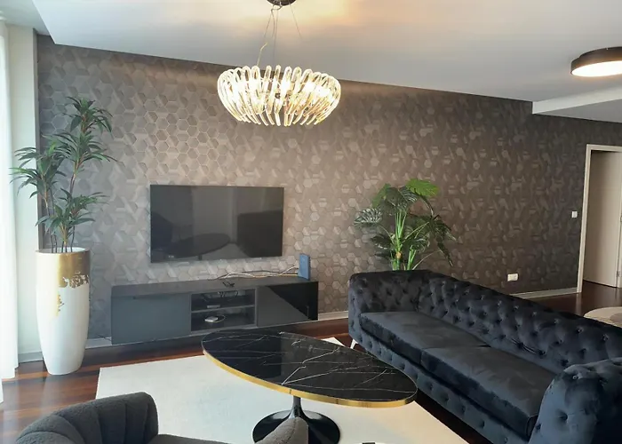 Next Corner Plaza Apartman