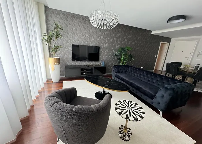 Next Corner Plaza Apartman