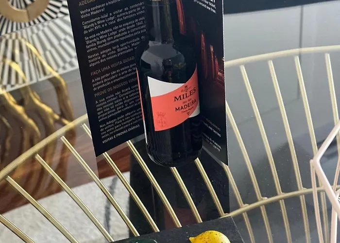 Next Corner Plaza * Funchal