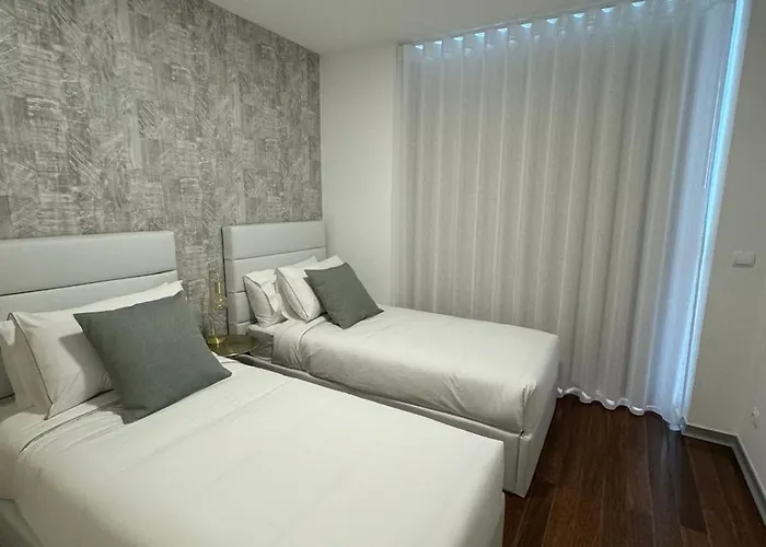 Next Corner Plaza * Funchal