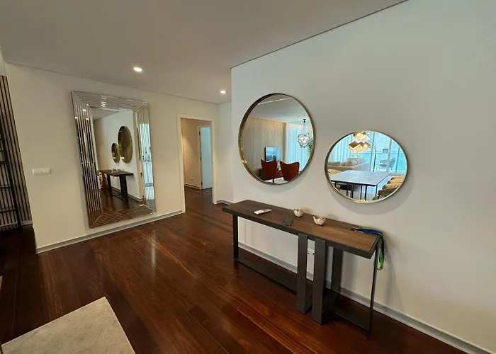 Next Corner Plaza Apartman *