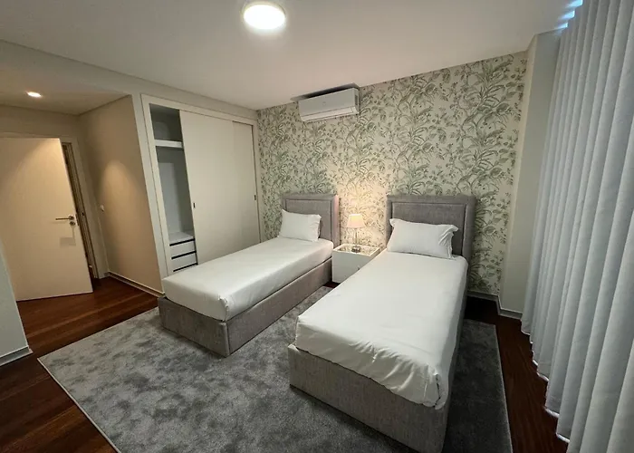 Next Corner Plaza Apartman *