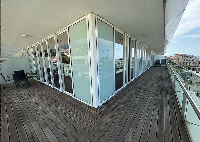 Next Corner Plaza Apartman