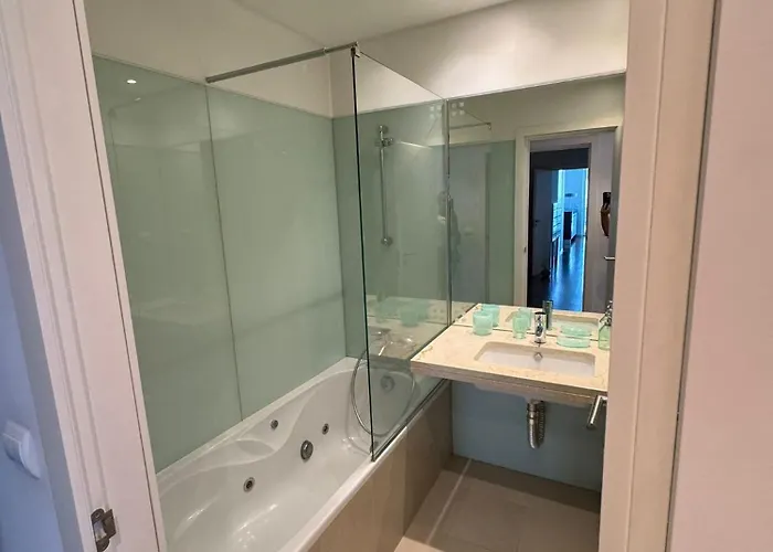 Next Corner Plaza Funchal