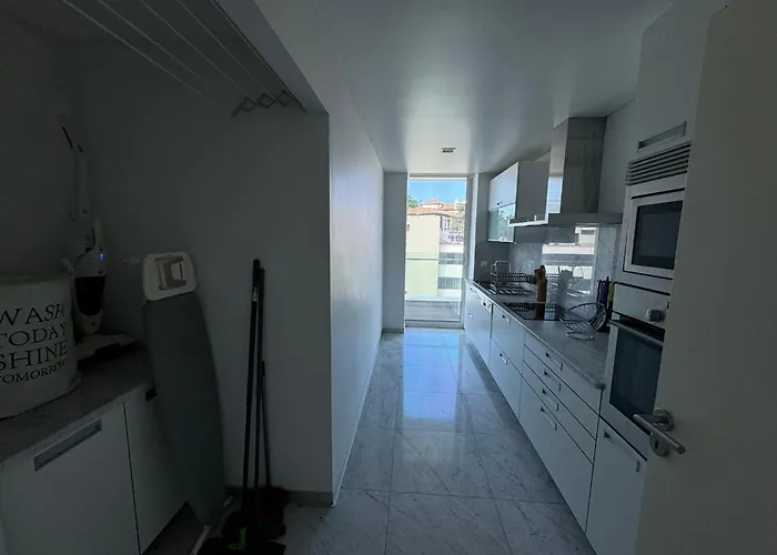 Next Corner Plaza Funchal